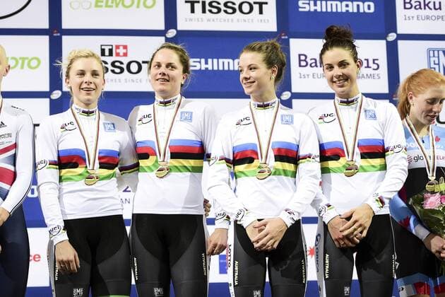 Team Australien : Annette Edmondson - Ashlee Ankudinoff - Amy Cure - Melissa Hoskins (aus) - Damen Verfolgung Siegerehrung - Goldmedaille CYCLISME : Bahnrad WM - Paris - 19 02 2015 JBAutissierx 