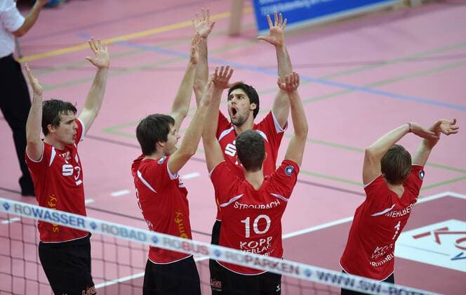 Volleyball 1. Bundesliga 2014 2015 TV Rottenburg - CV Mitteldeutschland 21.02.2015 JUBEL TV Rottenburg; Philipp Jankowski, Felix Isaak, Oliver Staab, Tom Strohbach und Dirk Mehlberg (v.li.) 