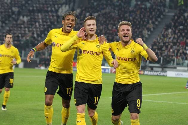 l-r: Torjubel von Pierre-Emerick Aubameyang 17 (Borussia Dortmund), Marco Reus 11 (Borussia Dortmund) und Ciro Immobilie 9 (Borussia Dortmund) , Juventus Turin vs. Borussia Dortmund, Fussball, Champions League, 24.02.2015 , EP_CKT