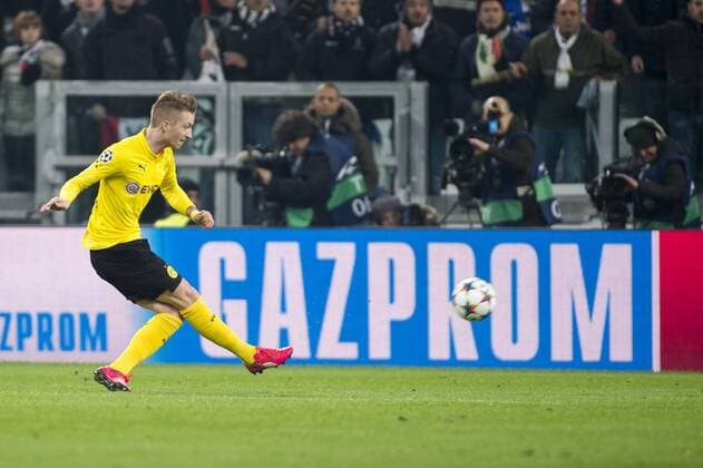 Marco Reus (Dortmund), FEBRUARY 24, 2015 - Football Soccer : Marco Reus of Dortmund scores his side s first goal during the UEFA Champions League Round of 16 1st leg match between Juventus 2-1 Borussia Dortmund at Juventus Stadium in Turin, Italy. NoxThirdxPartyxSales  (ptmb071466)
