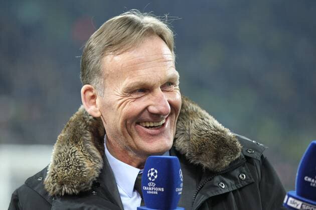 Geschaeftsfuehrer Hans-Joachim Watzke (Borussia Dortmund) gut gelaunt im Interview , Juventus Turin vs. Borussia Dortmund, Fussball, Champions League, 24.02.2015 , EP_CKT