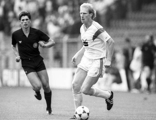 VfL Bochum - Bayer Uerdingen Rob Reekers (VfL Bochum) in Aktion. 08.1988 HM