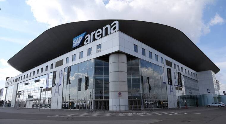 DKB-Handball-Bundesliga - Saison 2014-2015 - 28.02.2015 - Rhein Neckar Löwen vs SG Flensburg-Handewitt - Mannheim v. l. Die SAP-Arena in Mannheim aus nordöstlicher Richtung Aktion, Einzelbild -