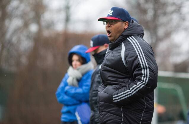 Fußball, Trainerhistorie, SV Tasmania Berlin Berlin, Deutschland, 01.03.2015: Fußball Berlin-Liga Saison 2014 2015 - CFC Hertha 06 - SV Tasmania Berlin. Trainer Abu Njie (Tasmania)