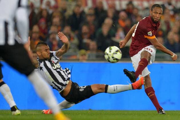 Seydou Keita roma, Carlos Alberto Tevez Juventus. Roma 2-03-2015 Stadio Olimpico. Football Calcio 2014 2015 Serie A. AS Rom vs Juventus Turin AntoniettaxBaldassarre