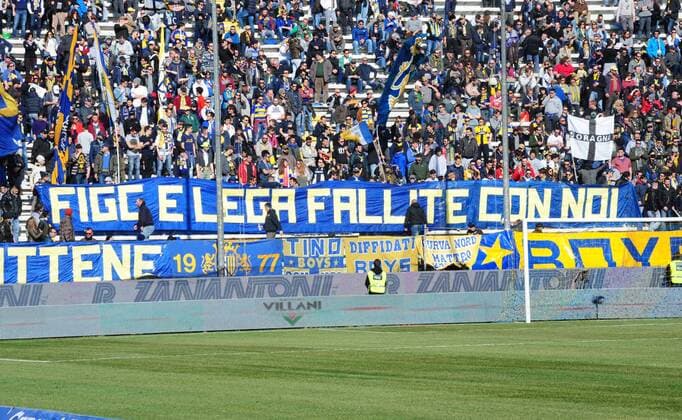 Football - soccer: Serie A, FC Parma, Transparent von Parma-Fans xHOCHxZWEIx xItalyxPhotoxPressx 