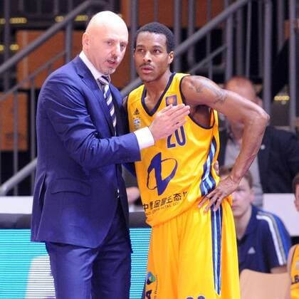 Sasa Obradovic (Trainer Head Coach Alba Berlin) (L) und Alex Renfroe (Alba Berlin) Basketball --- 1. Bundesliga, BBL --- BG Goettingen vs Alba Berlin --- 08.03.2015 , EP_RSL