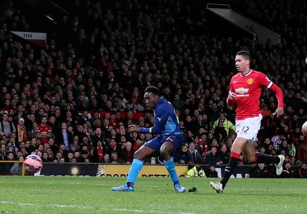 Danny Welbeck of Arsenal scores the second goal 1-2 - FA Cup Sixth Round - Manchester Utd vs Arsenal - Old Trafford Stadium - Manchester - England - 9th March 2015 - Picture Simon Bellis Sportimage EDITORIAL USE ONLY. No use with unauthorised audio, video, data, fixture lists, club league logos or live services. Online in-match use limited to 120 images, no video emulation. No use in betting, games or single club league player publications.