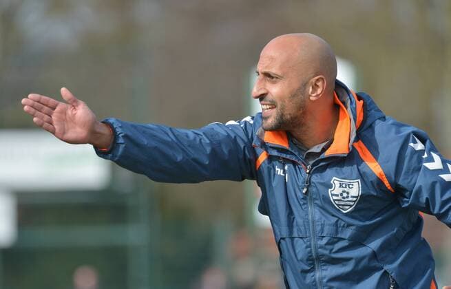 07.03.2015, Fussball, Regionalliga West, Saison 2014 2015, 24. Spieltag, Stadion an der Poststraße, Verl SC Verl - KFC Uerdingen 05 5 : 0 Murat Salar (Trainer KFC Uerdingen 05), Aktion, Einzelbild, Quer, Mimik, Gestik, Trainer, Coach