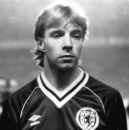 Football - 1984 1985 World Cup Qualifier - Spain 1 Scotland 0 Scotland s Steve Archibald at the Estadio Sanchez Pizjuan, Seville. 27 02 1985 