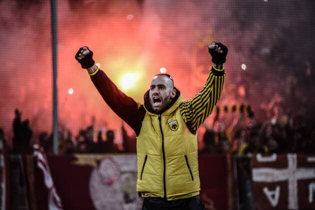 Aktuell Fußball, Griechenland, Krawalle während Pokalspiels von AEK Athen sorgen für Spielabbruch.
