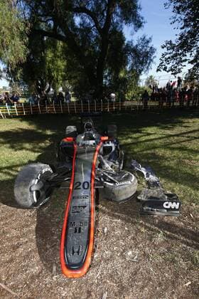 Motorsports: FIA Formula One World Championship WM Weltmeisterschaft 2015, Grand Prix of Australia, 20 Kevin Magnussen (McLaren), xHOCHxZWEIx