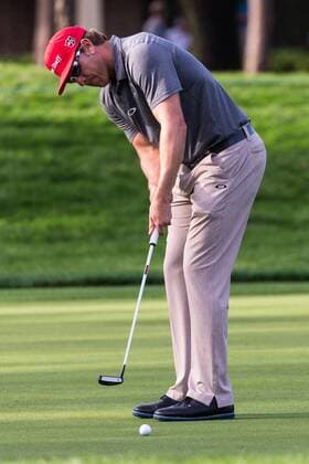 3 13 2015 - Palm Harbor FL, USA - Ricky Barnes putts on the 15th hole at the Innisbrook Resort (Copperhead) in Palm Harbor FL. DelMecum Cal Media PGA Golf Herren Golf 2015: Valspar Championship Round 2 MARCH 13 - ZUMAc04_