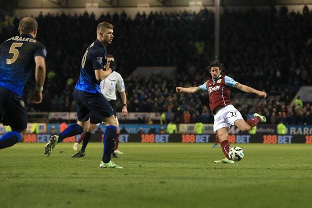 George Boyd of Burnley scores the opening goal - Burnley vs. Manchester City - Barclay s Premier League - Turf Moor - Burnley - 14 03 2015 Pic Philip Oldham Sportimage EDITORIAL USE ONLY. No use with unauthorised audio, video, data, fixture lists, club league logos or live services. Online in-match use limited to 120 images, no video emulation. No use in betting, games or single club league player publications.