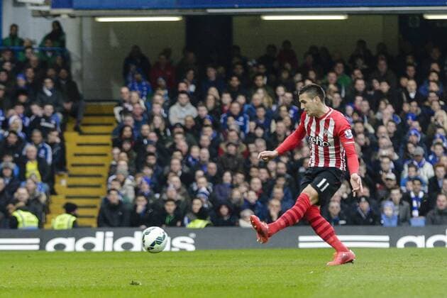 15.03.2015. London, England. Barclays Premier League. Chelsea versus Southampton. Southampton s Dusan Tadic converts the penalty to make it 1-1 xCraigxMercerx  ActionPlus11605258