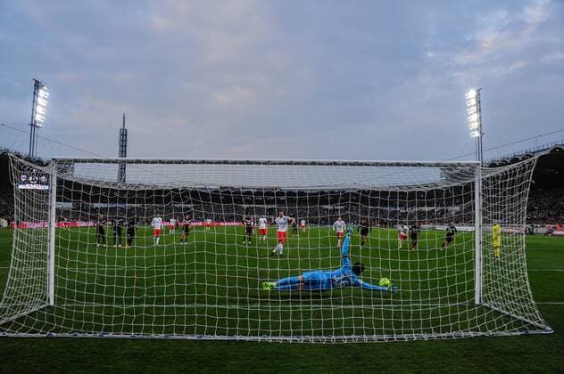 Penalty Zlatan Ibrahimovic (psg) FOOTBALL : Bordeaux vs PSG - 29eme journee de L1 - 15 03 2015 ThierryBreton Panoramic 