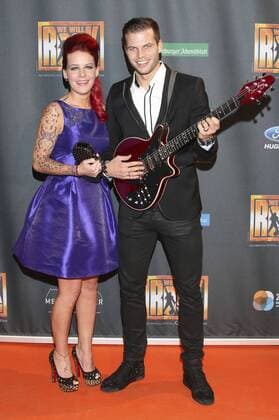 Dennis Diekmeier mit Gattin Dana Diekmeier bei der Premiere des Musicals We Will Rock You im Mehr! Theater. Hamburg, 16.03.2015 Foto:xgbrcix xFuturexImage
