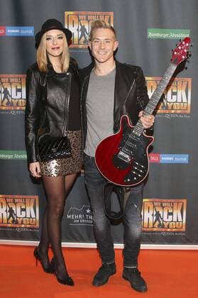 Lewis Holtby mit Freundin Ann-Charlott Alfs bei der Premiere des Musicals We Will Rock You im Mehr! Theater. Hamburg, 16.03.2015 Foto:xgbrcix xFuturexImage