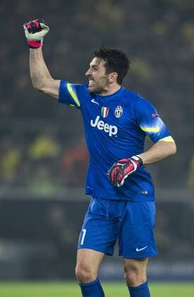 Jubel nach dem Tor zum 0-2: Torwart Gianluigi BUFFON (li) freut sich ueber den erzielten Treffer. Fussball international UEFA Championsleague, Saison 2014 2015, Achtelfinale Rueckspiel: Borussia Dortmund - Juventus Turin in Dortmund, Deutschland am 18.03.2015,