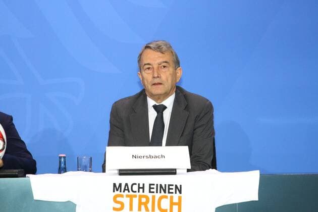 DFB-Praesident Wolfgang Niersbach, Vorstellung der Integrationsinitiative des deutschen Fussballs, Fussball, 18.03.2015 , EP_MHT