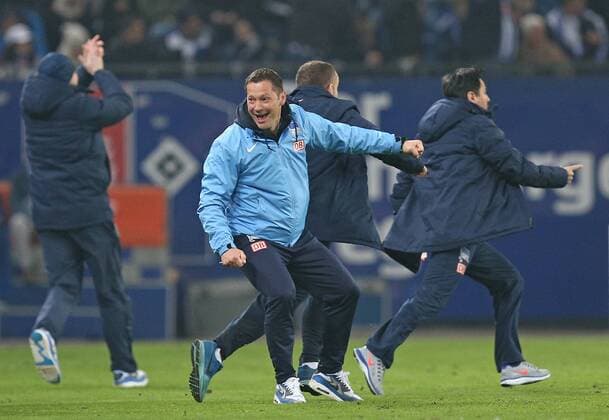 20.03.2015, Fussball 1.Bundesliga 2014 2015, 26.Spieltag, Hamburger SV - Hertha BSC Berlin, in der Imtech-Arena Hamburg, Jubel Trainer Pal Dardai (mi., Hertha BSC Berlin) zum Tor zum 0:1 