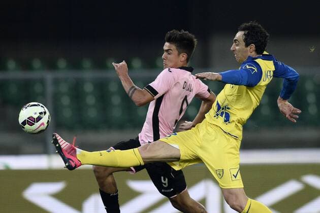 Serie A AC Chievo Verona vs Palermo US foto DanielexBuffa Image Pictured: Paulo Dybala-Dario Dainelli 