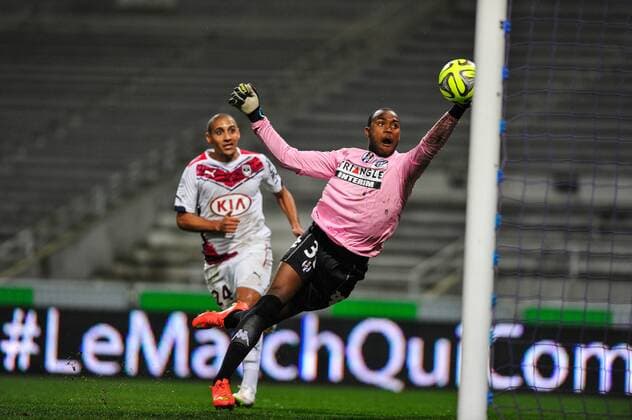 Sauvetage Ali Ahamada (tfc) FOOTBALL : Toulouse vs Bordeaux - 30eme journee de L1 - 21 03 2015 ThierryBreton Panoramic 