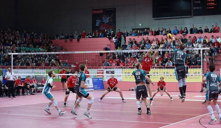 Volleyball 1. Bundesliga 2014 2015 Playoff Viertelfinale 2. Spiel TV Rottenburg - SWD powervolleys Dueren 21.03.2015 Uebersicht der voll besetzten Paul Horn Arena in Tuebingen 