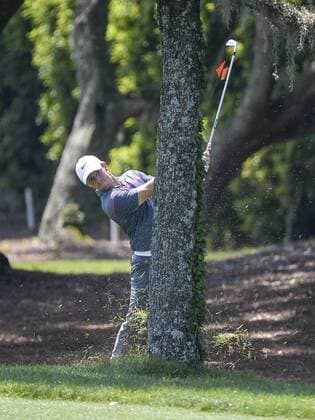 March 21, 2015 - Orlando, FL, U.S: Rory Mcllroy of Northern Ireland hits his second shot on 1 the during third round golf action of the Arnold Palmer Invitational presented by Mastercard held at Arnold Palmer s Bay Hill Club & Lodge in Orlando, FL PGA Golf Herren 2015: Arnold Palmer Invitational Round 3 MAR 21 - ZUMAcg2_