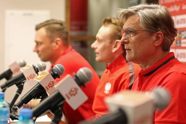 Warschau, Polen - Pressekonferenz polnische Nationalmannschaft vor dem EM-Quali-Spiel: ADAM NAWALKA, HEAD COACH --- Newspix.pl  20150324CSLG0102