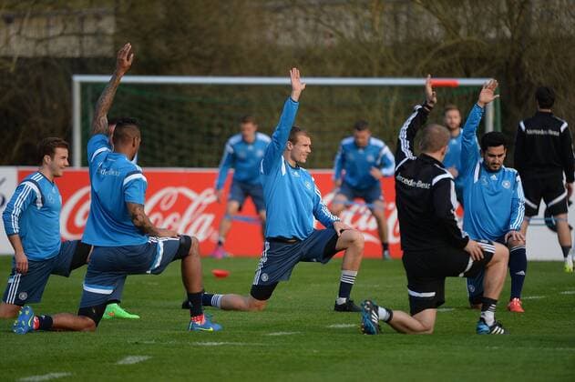 24.03.2015, xjhx, Fussball International, Training Deutsche Fussball Nationalmanschaft, v.l. Mario Goetze (Deutsche Fussball Nationalmannschaft DFB), Jerome Boateng (Deutsche Fussball Nationalmannschaft DFB), Holger Badstuber (Deutsche Fussball Nationalmannschaft DFB), Ilkay Guendogan (Deutsche Fussball Nationalmannschaft DFB)