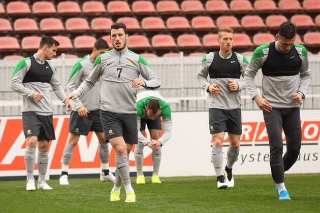 MATHEW LECKIE TRAINING FUSSBALL NATIONALMANNSCHAFT AUSTRALIEN BRUCHWEG STADION MAINZ 