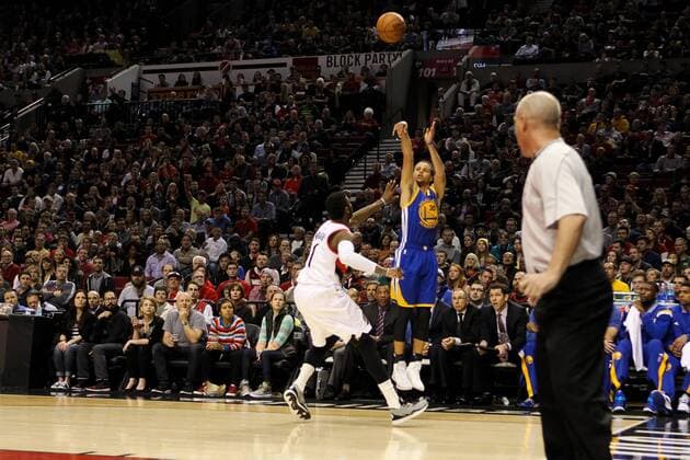 March 24, 2015 - STEPHEN CURRY (30) shoots a three-pointer. The Portland Trail Blazers play the Golden State Warriors at the Moda Center on March 24, 2015. NBA Basketball Herren USA Basketball: Portland Trail Blazers vs. Golden State Warriors - ZUMAb135