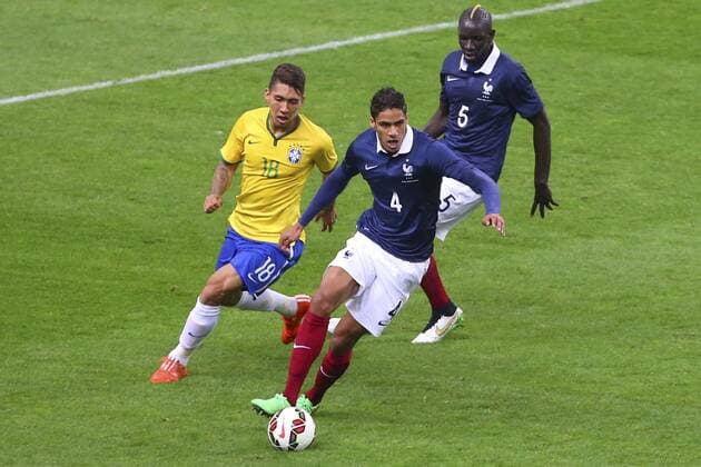 Roberto Firmino (BRA) vs Raphael Varane (FRA) Frankreich - Brasilien 26 03 2015 GwendolineLeGoffx 
