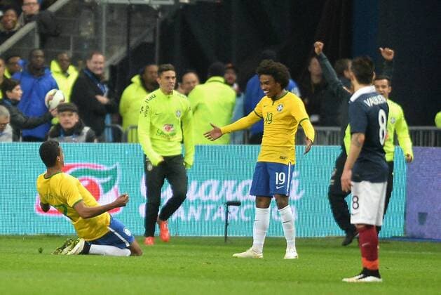 BUT Luiz Gustavo (bra) - Willian (fra) Frankreich - Brasilien 26 03 2015 AnthonyBIBARD FEPx 