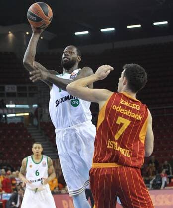 Turkish Airlines Euroleague Group E Basketball match between Galatasaray Liv Hospital Istanbul v Panathinaikos Athens at Abdi Ipekci Sports Hall on March 27, 2015 in Istanbul, Turkey. Final Score: Galatasaray 84 - Panathinaikos 86 Pictured: Zoran Erceg 7 of Galatasaray and James Gist 14 of Panathinaikos. 