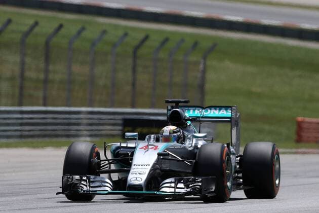 Motorsports: FIA Formula One World Championship WM Weltmeisterschaft 2015, Grand Prix of Malaysia, 44 Lewis Hamilton (GBR, Mercedes AMG Petronas Formula One Team), xHOCHxZWEIx