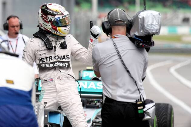 Motorsports: FIA Formula One World Championship WM Weltmeisterschaft 2015, Grand Prix of Malaysia, 44 Lewis Hamilton (GBR, Mercedes AMG Petronas Formula One Team), xHOCHxZWEIx