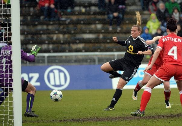 29.03.2015, xjhx, Fussball Champions League 1 4 Finale, 1.FFC Frankfurt - Bristol Academy WFC, v.l. Mary Earps (Brystol WFC), Laura Stoerzel (1.FFC Frankfurt) Goal scored, Tor zum 6:0
