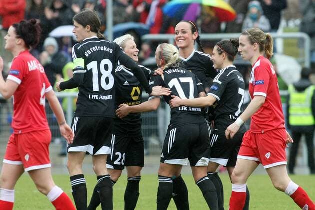 Viertelfinale Rueckspiel der UEFA Women s Champions League: 1. FFC Frankfurt gegen Bristol Academy WFC am Sonntag (29.03.2015) im Stadion am Brentanobad in Frankfurt am Main. Jubel nach 3:0 durch Mandy Islacker (1. FFC Frankfurt).