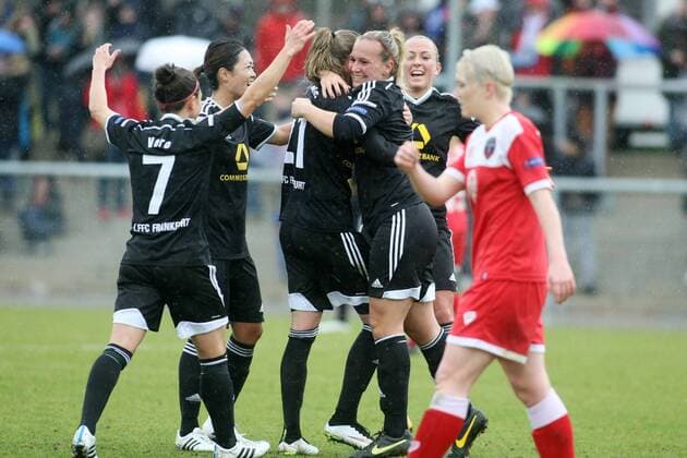 Viertelfinale Rueckspiel der UEFA Women s Champions League: 1. FFC Frankfurt gegen Bristol Academy WFC am Sonntag (29.03.2015) im Stadion am Brentanobad in Frankfurt am Main. jubel nach 6:0 durch Laura Störzel Stoerzel (1. FFC Frankfurt).