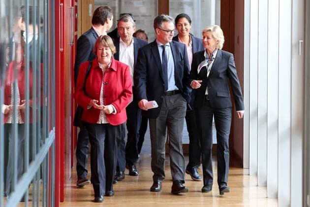 v.li.: Hannelore Ratzeburg (DFB-Vizepräsidentin), Wolfgang Niersbach (DFB-Präsident), Helmut Sandrock (DFB-Generalsekretär), Steffi Jones (DFB-Direktorin Mädchenfußball und Frauenfußball, Bundestrainerin ab 2016), Silvia Neid (Bundestrainerin, DFB-Trainerin), Fussball, Pressekonferenz DFB-Frauen, DFB-Zentrale, xozx