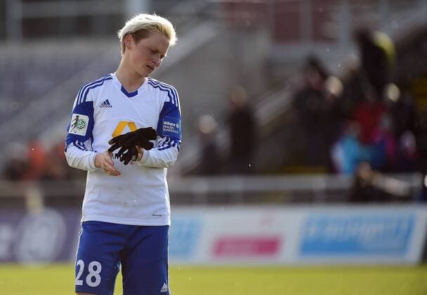 01.04.2015, xjhx, Fussball DFB Pokal Halbfinale Damen, 1.FFC Frankfurt - Turbine Potsdam, v.l. Jessica Fishlock (1.FFC Frankfurt) enttaeuscht, enttaeuscht schauend, dissapointed