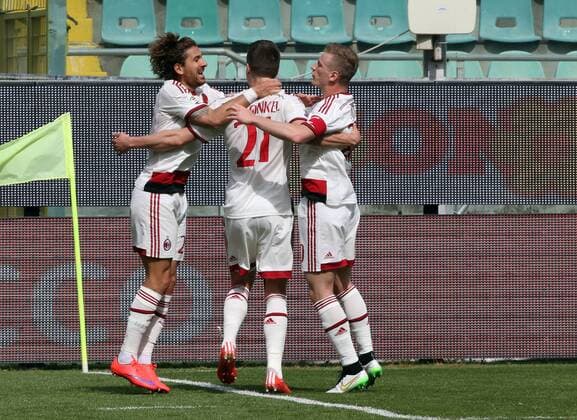 04.04.2015. Palermo, Italy. Serie A 2014 2015 Football. US Palermo versus AC Milan. Alessio Cerci Milan celebrates after his goal for 0-1 xPaoloxNucci Actionplusx  ActionPlus11610533