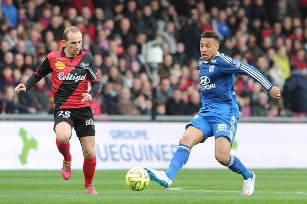 Corentin Tolisso (Lyon) Thibault Giresse (Guingamp) FOOTBALL : Guingamp vs Lyon - Ligue 1 - 04 04 2015 N.LeGouic FEP Panoramic 