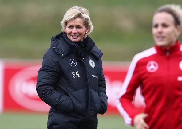 04.04.2015 - Fussball - Saison 2014 2015 - Training und Fototermin DFB Nationalmannschaft Damen Frauen GER Bundesrepublik Deutschland - JüRa - Silvia Neid (Bundestrainerin, Bundesrepublik Deutschland GER)