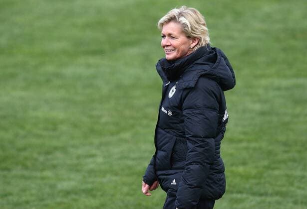 04.04.2015 - Fussball - Saison 2014 2015 - Training und Fototermin DFB Nationalmannschaft Damen Frauen GER Bundesrepublik Deutschland - JüRa - Silvia Neid (Bundestrainerin, Bundesrepublik Deutschland GER)
