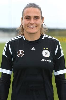 04.04.2015 - Fussball - Saison 2014 2015 - Training und Fototermin DFB Nationalmannschaft Damen Frauen GER Bundesrepublik Deutschland - JüRa - Nadine Angerer (1, Bundesrepublik Deutschland GER) Einzelfoto Portrait