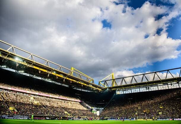 4. April 2015: Dortmund, Signal-Iduna-Park: Fussball 1. Bundesliga: Borussia Dortmund Spielszene im Dortmunder Stadion.