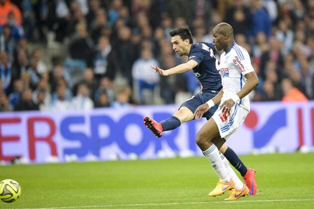 Rod FANNI (OM) vs Javier Pastore (PSG) FOOTBALL : OM vs PSG - Ligue 1 - 05 04 2015 JBAutissier Panoramic 